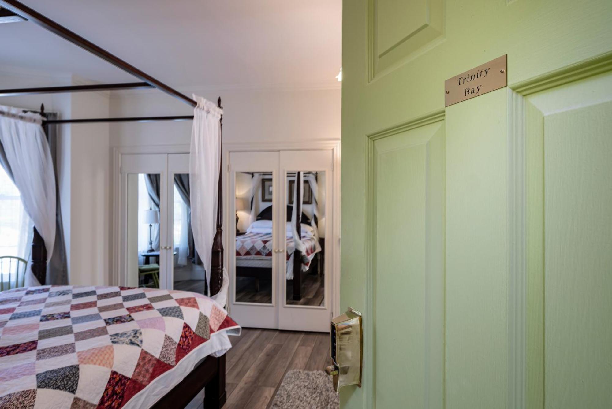 The Elizabeth Manor Guesthouse Сент-Джонс Экстерьер фото