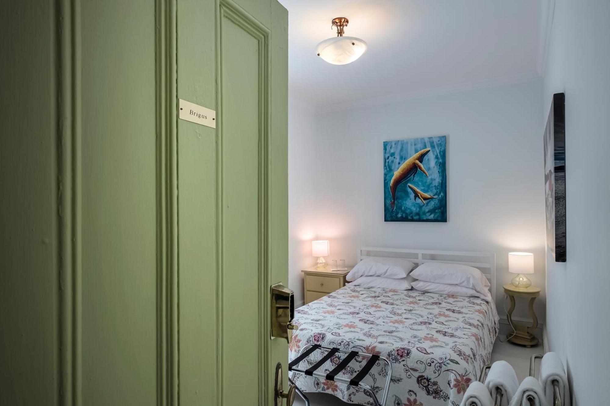The Elizabeth Manor Guesthouse Сент-Джонс Экстерьер фото